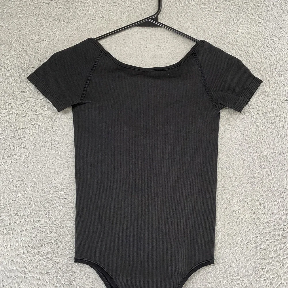 Lululemon Bodysuit Womens 2 / XS Seek Simplicity Short‎ Sleeve Low Back Ribbed